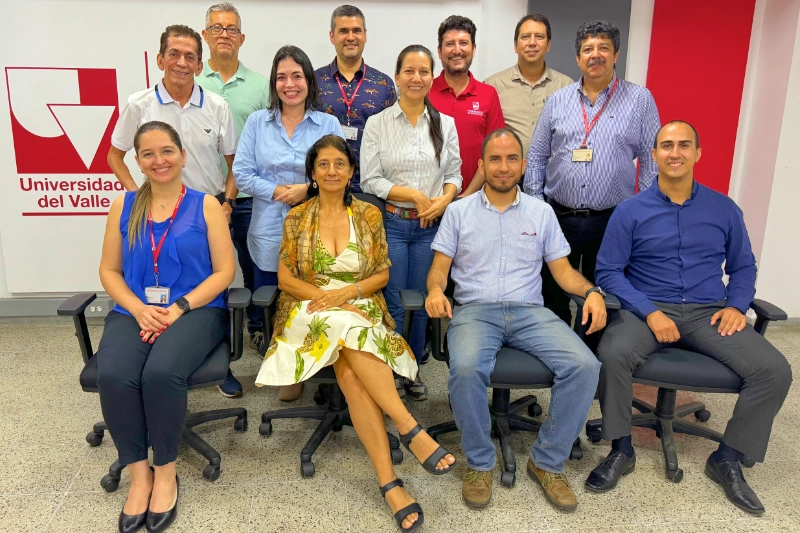 Fotografía grupal de los integrantes del Comité Central de Posgrados