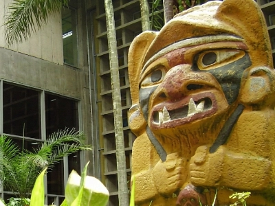 Estatua de San Agustín en Sede Cali