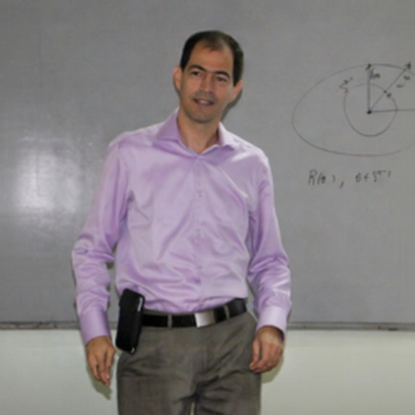 Profesor Óscar Andrés Montaño Carreño del Departamento de Matemáticas.