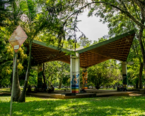 Construcción circular de la Tulpa destinada al pensamiento indígena