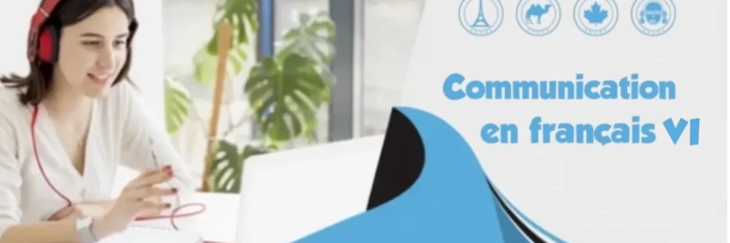 Banner de Communication en français VI que muestra a una estudiante con auriculares frente a su pc